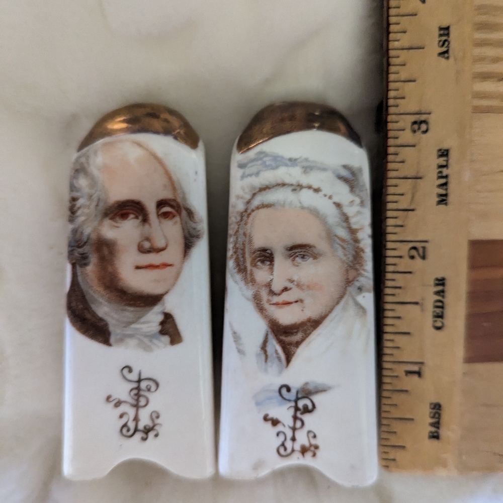 Vintage Washington Salt and pepper